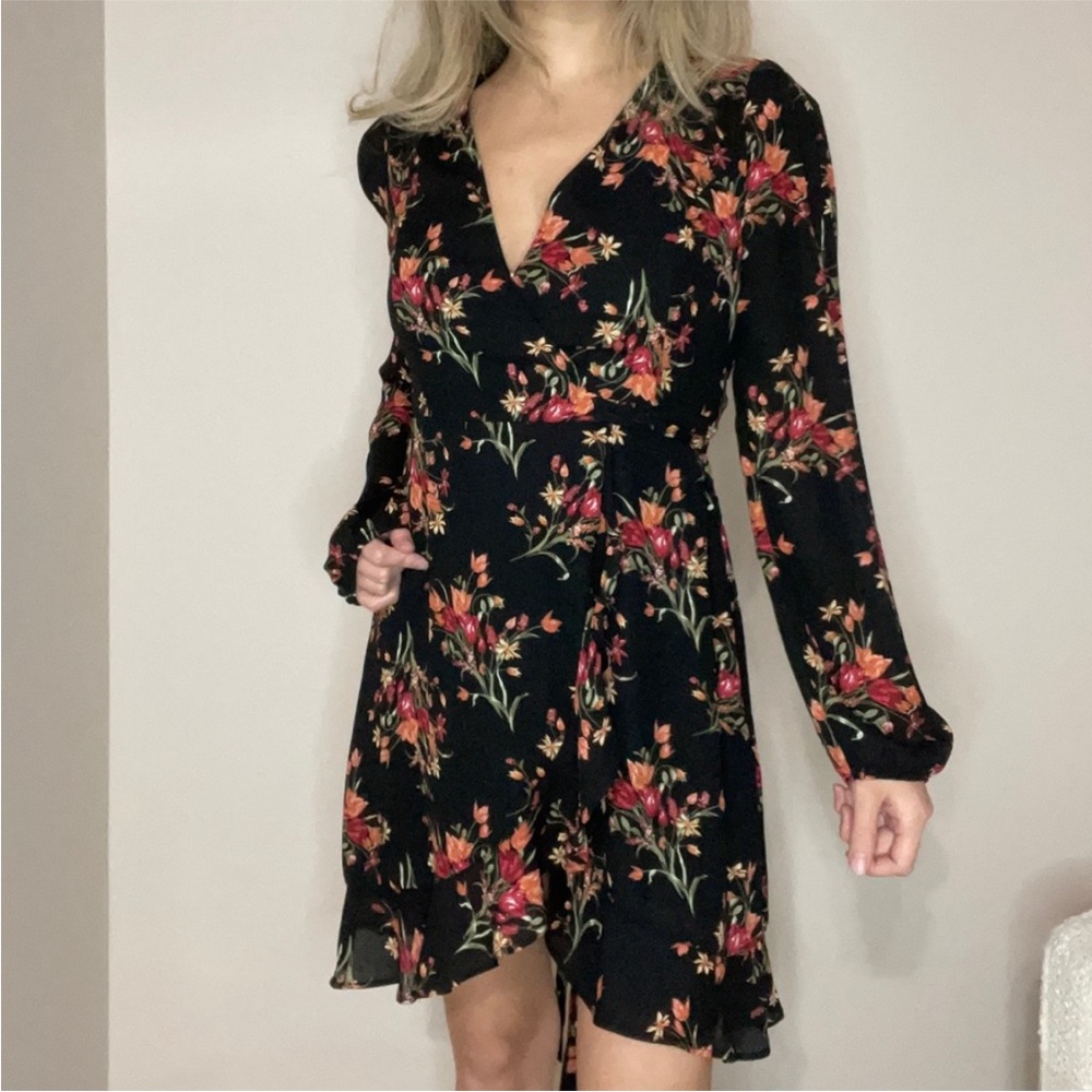 Mi Ami by Francesca’s Floral Wrap Dress